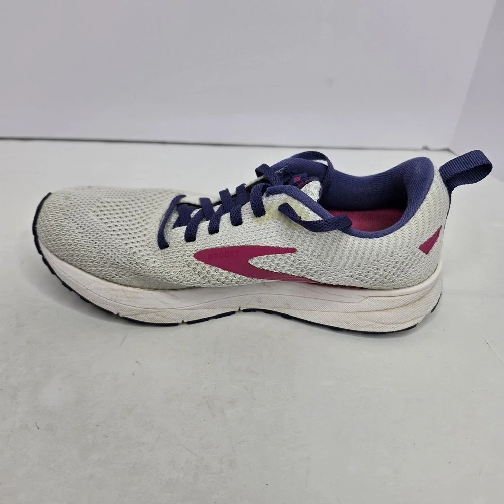 Brooks Revel Womens Tennis Shoes Sneakers Size 7 Off White Pink Purple